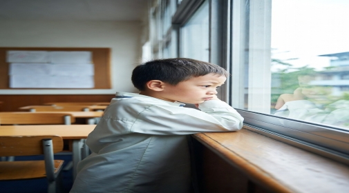 Aluno neurodivergente em sala de aula